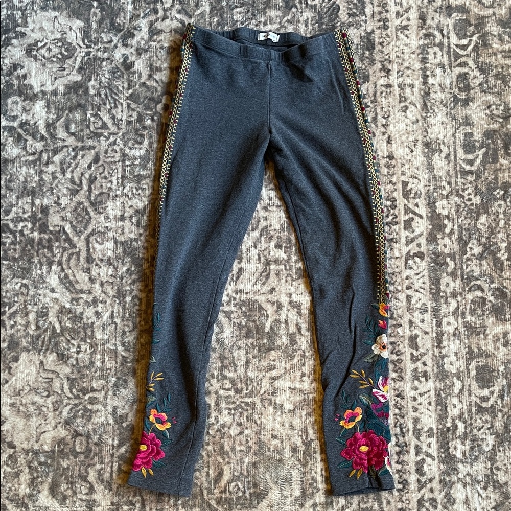 Johnny Was Embroidered Floral Gray Leggings